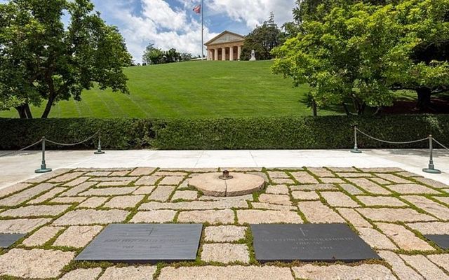 John F Kennedy Grave