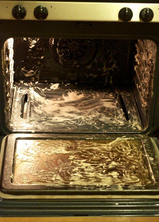 Cleaning oven