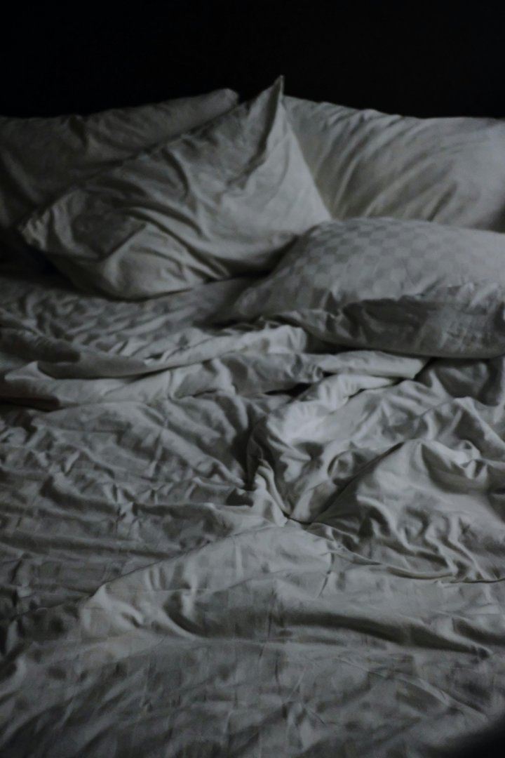 An unmade bed | Source: Unsplash