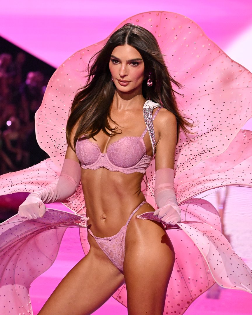 Emily Ratajkowski at the Victoria's Secret Fashion Show held at Steiner Studios on October 15, 2025 in New York | Source: Getty Images