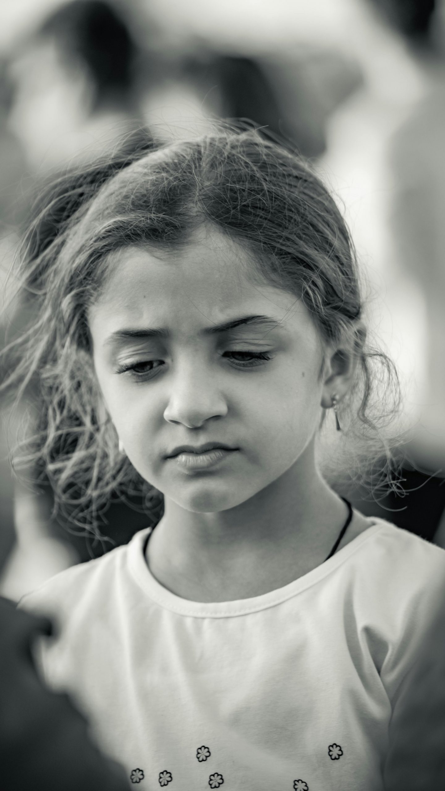 A sad little girl | Source: Pexels