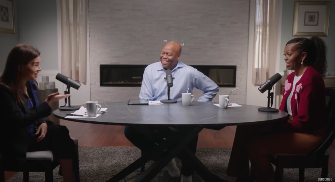 Dr. Guralnik, Craig Robinson, and Michelle Obama share the table for a candid and personal conversation on relationship habits, as posted on October 1, 2025 | Source: YouTube/michelleobama