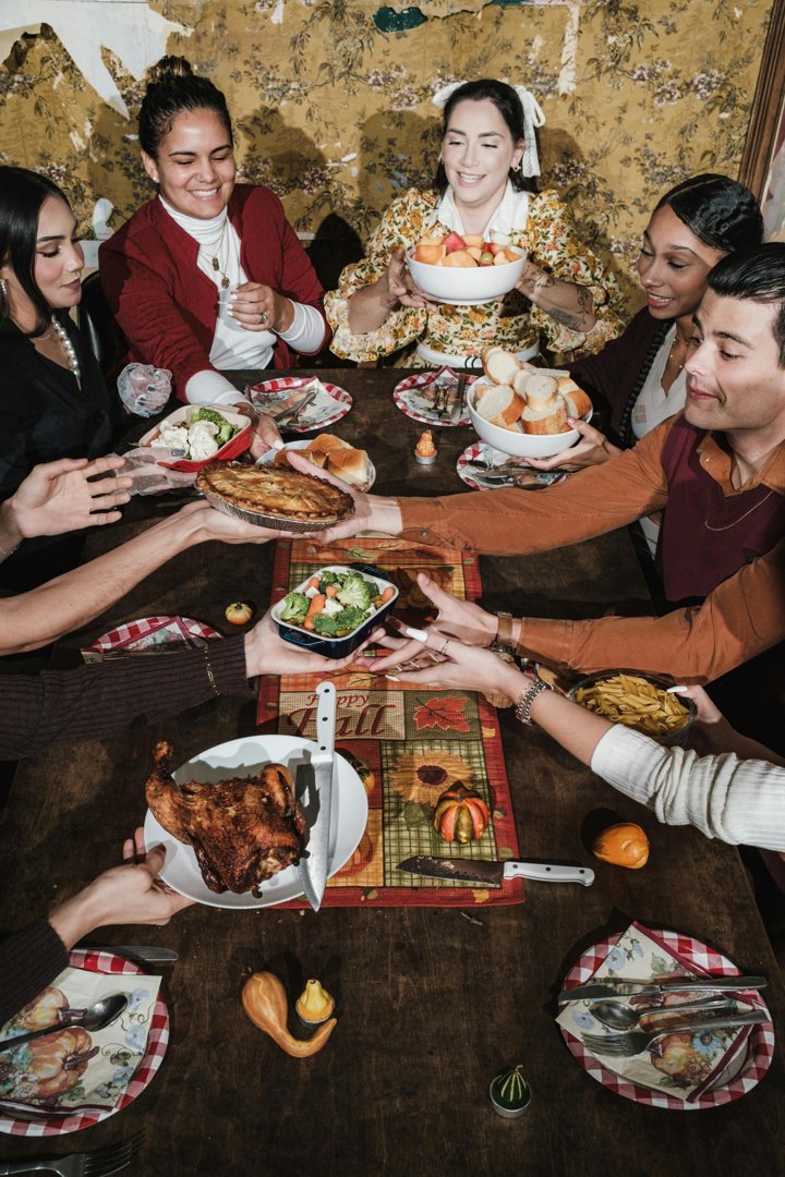 People at a dinner party | Source: Pexels