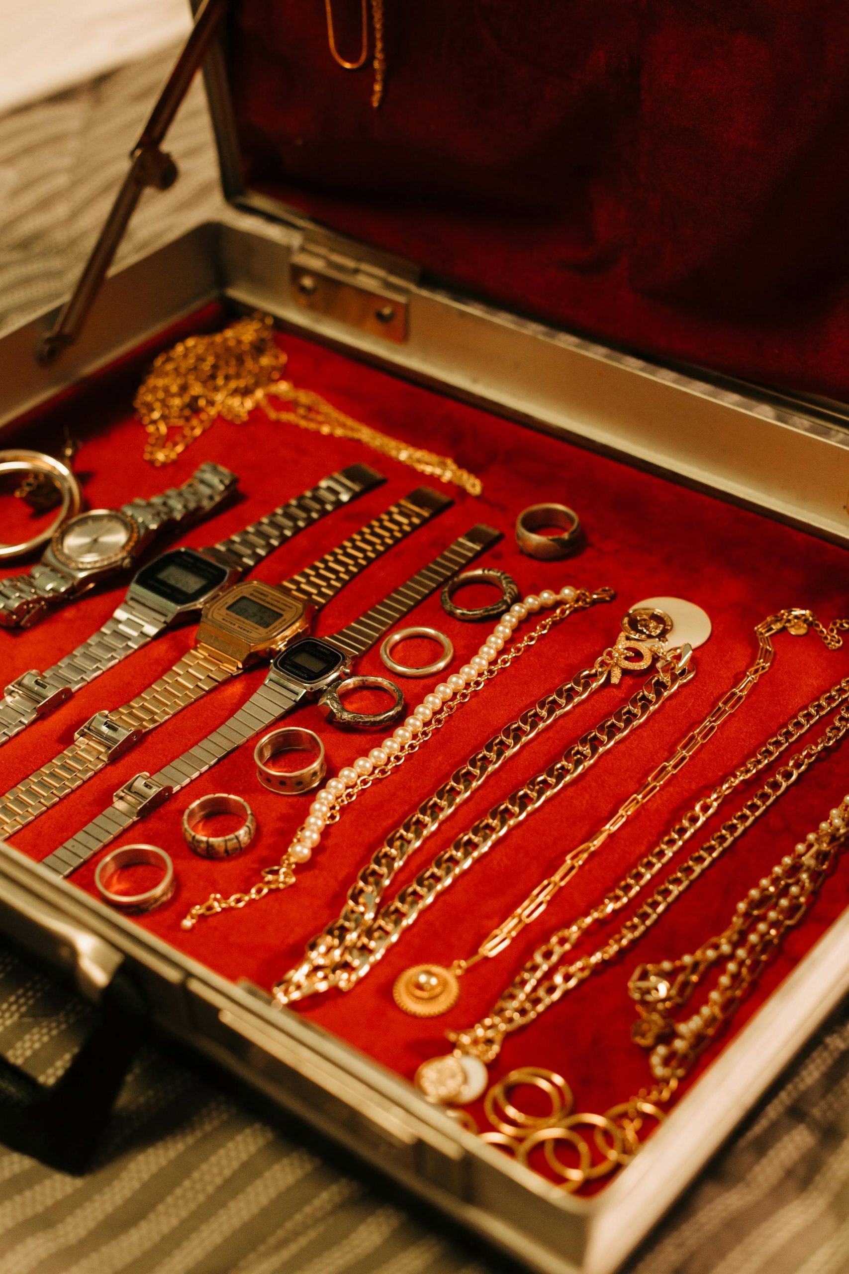 Jewelry in a box | Source: Pexels