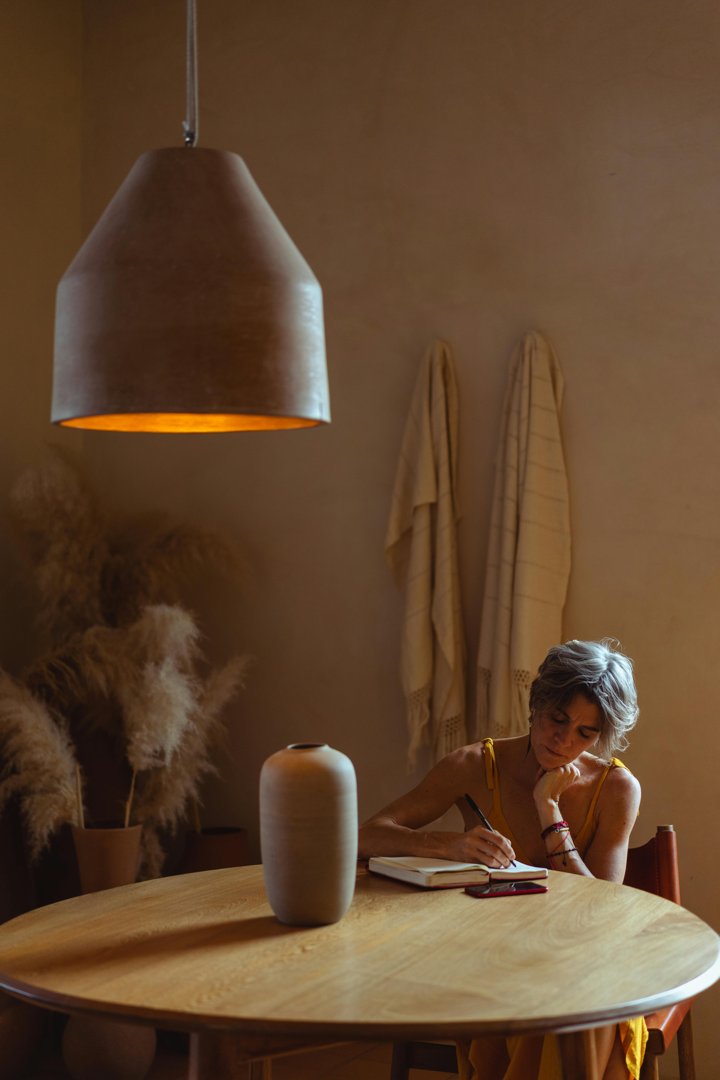 A woman planning something | Source: Pexels