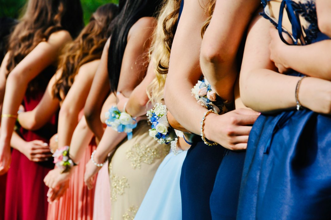 Girls dressed up for their high school prom | Source: Unsplash
