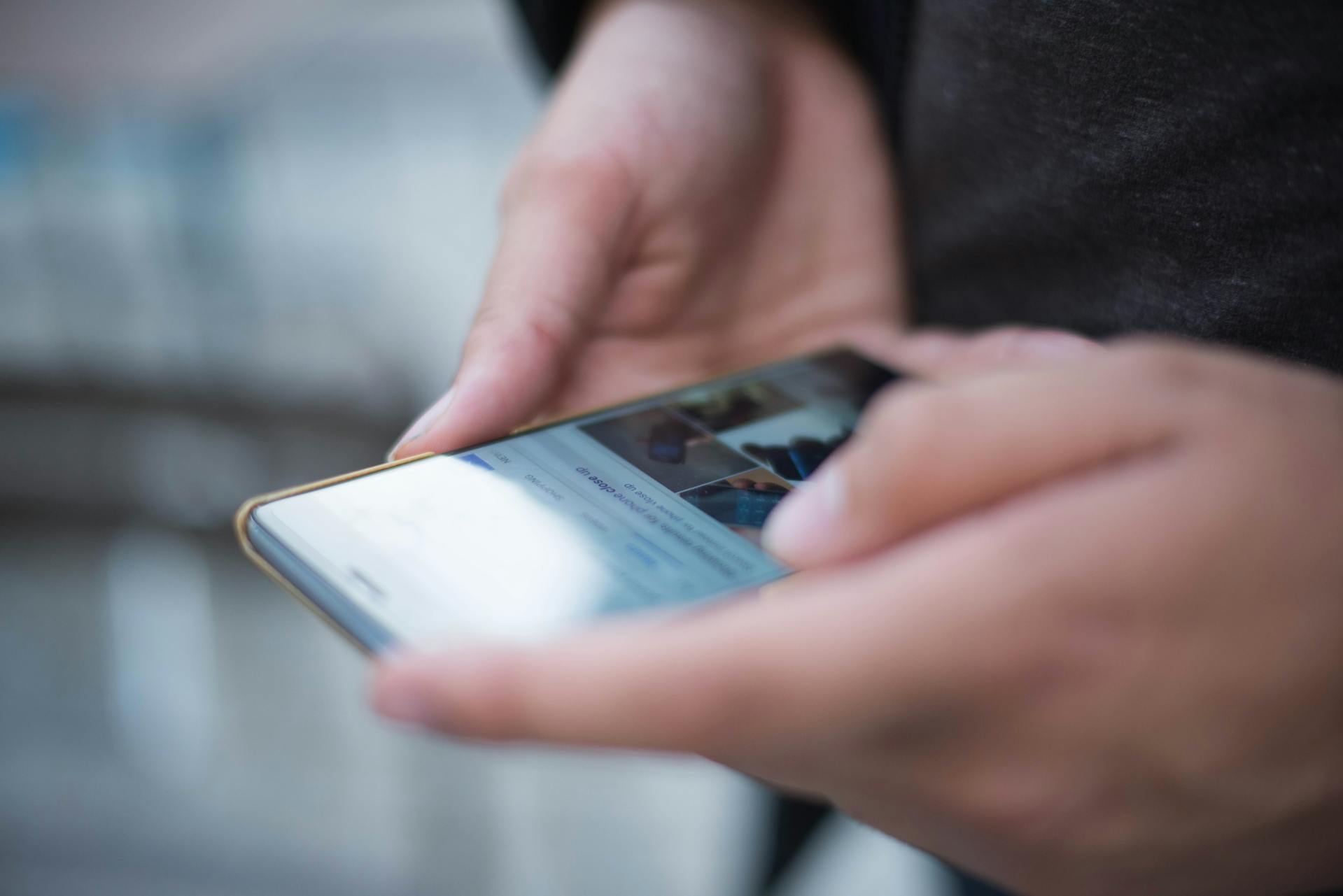 A man using a phone | Source: Pexels