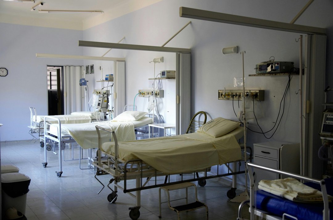 Hospital beds in a ward | Source: Pexels