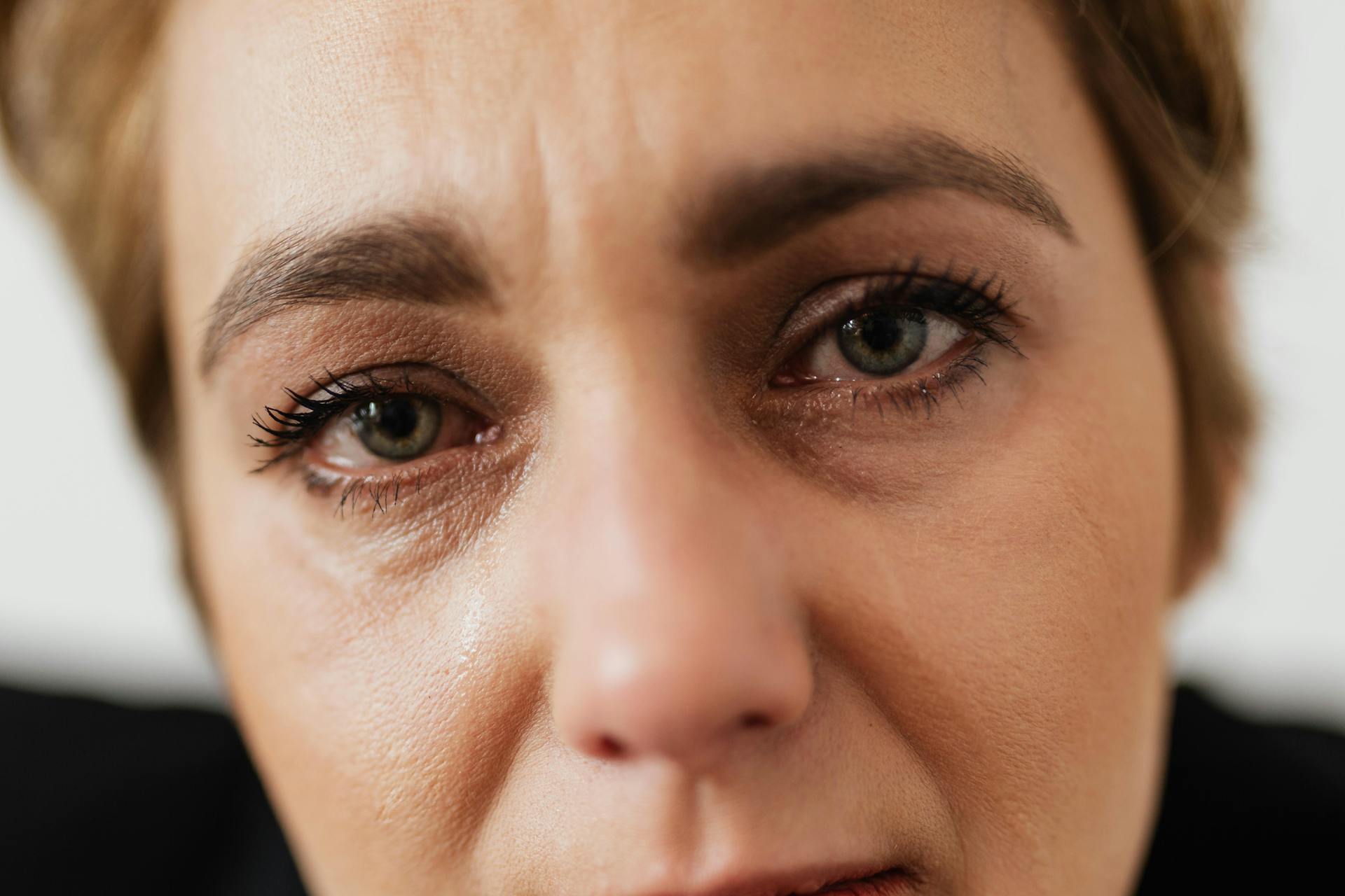 A woman overwhelmed with emotions | Source: Pexels