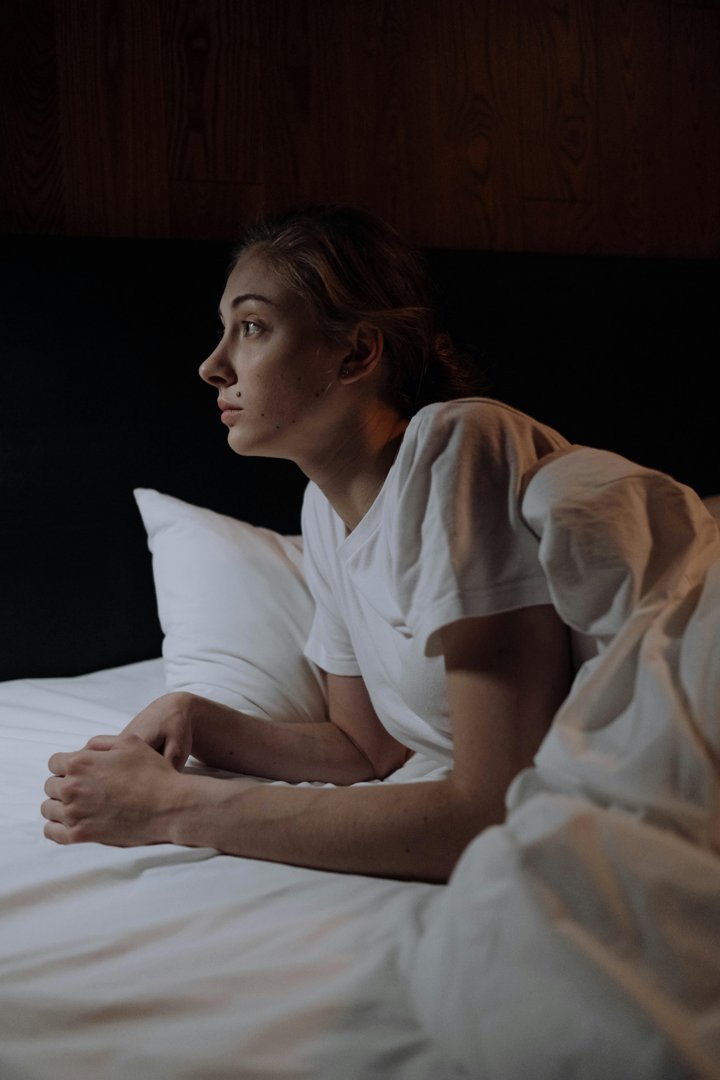 A woman deep in thought | Source: Pexels