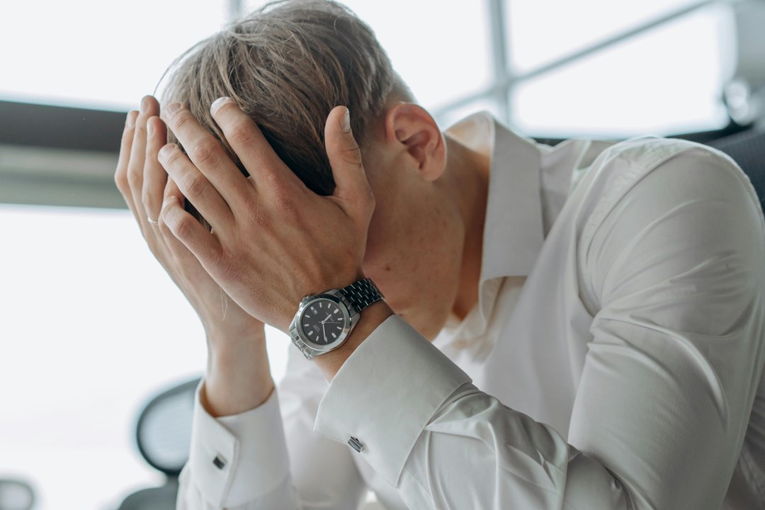 A stressed man | Source: Pexels