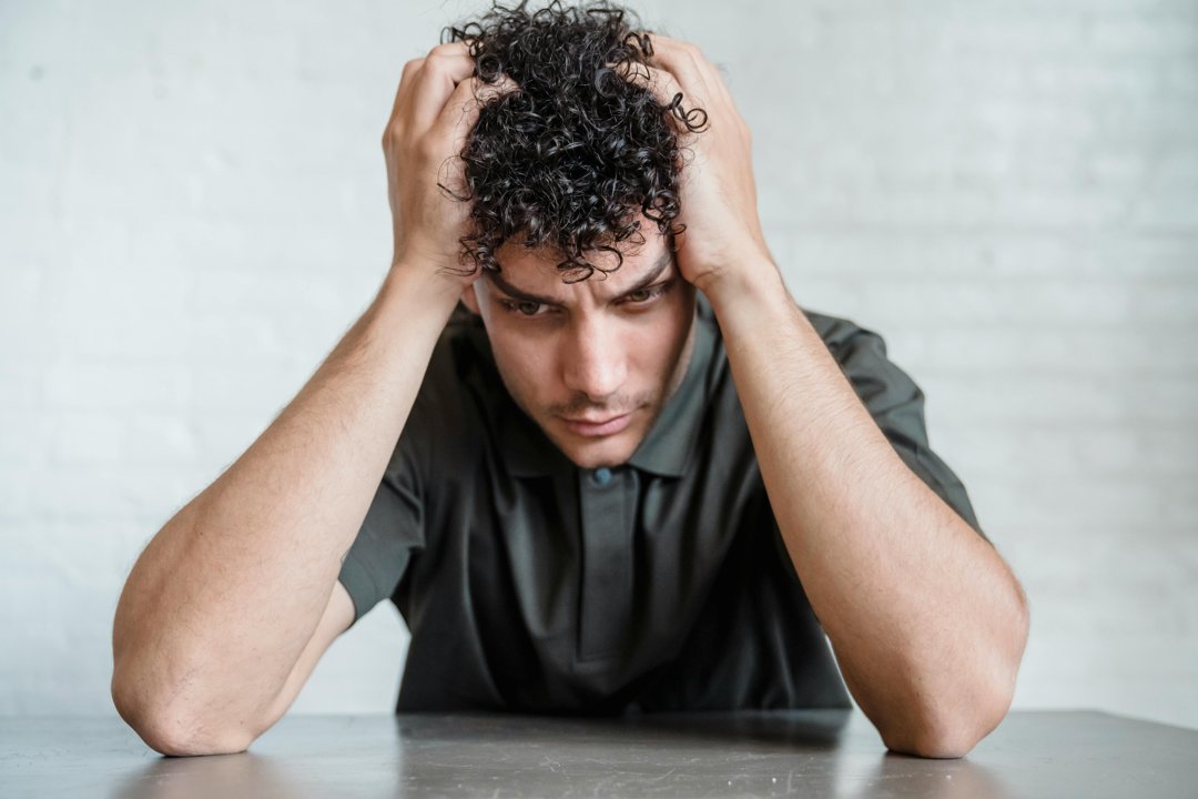A stressed man | Source: Pexels