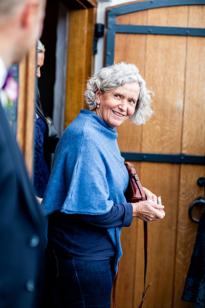 Senior woman smiling | Source: Pexels