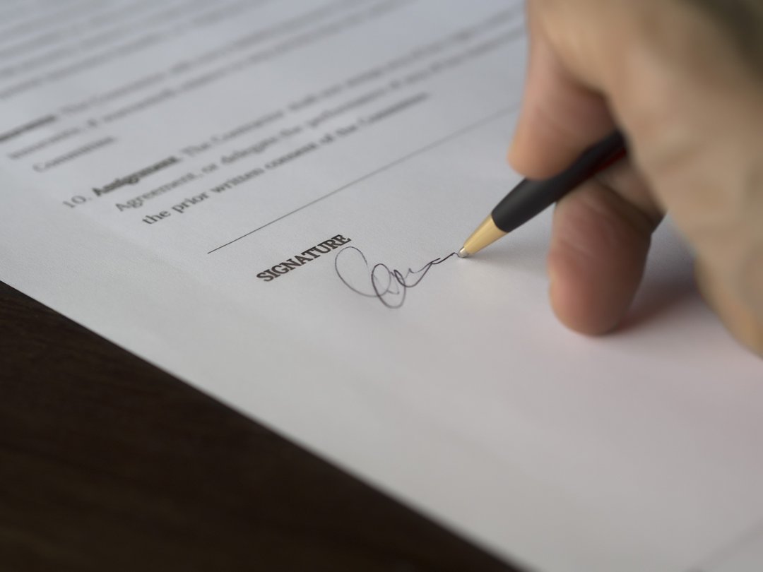 Charles agreed to Rose's request to get a divorce | Source: Pexels