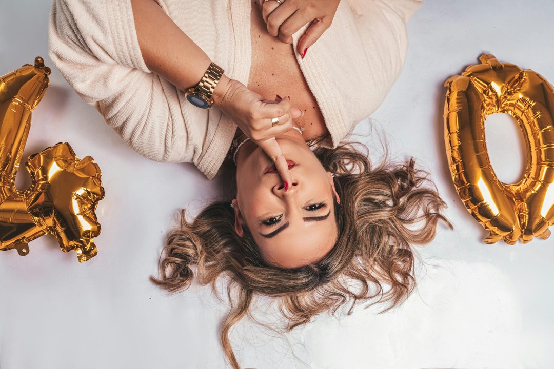 A woman celebrating her 40th birthday | Source: Pexels