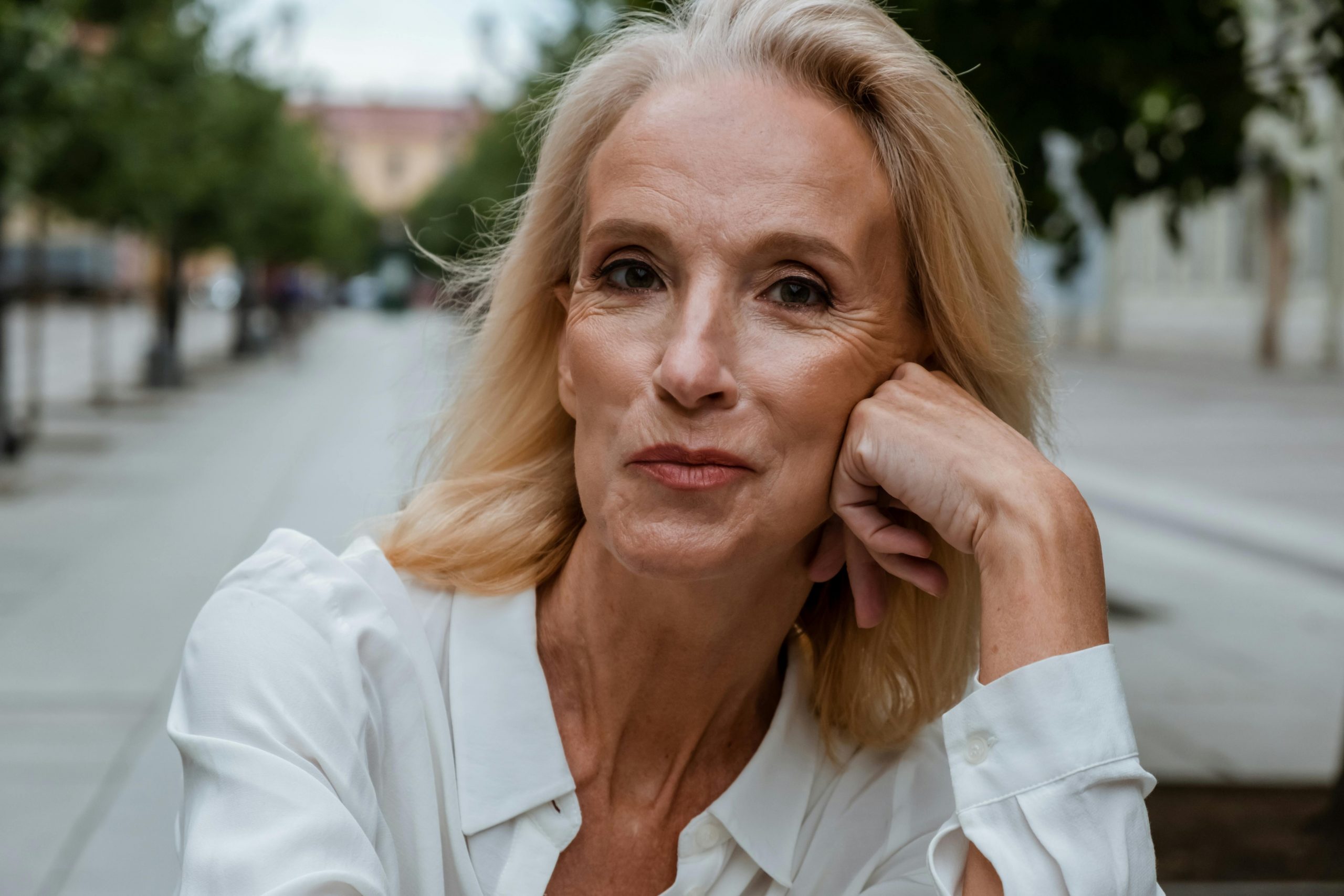 A smiling older woman | Source: Pexels