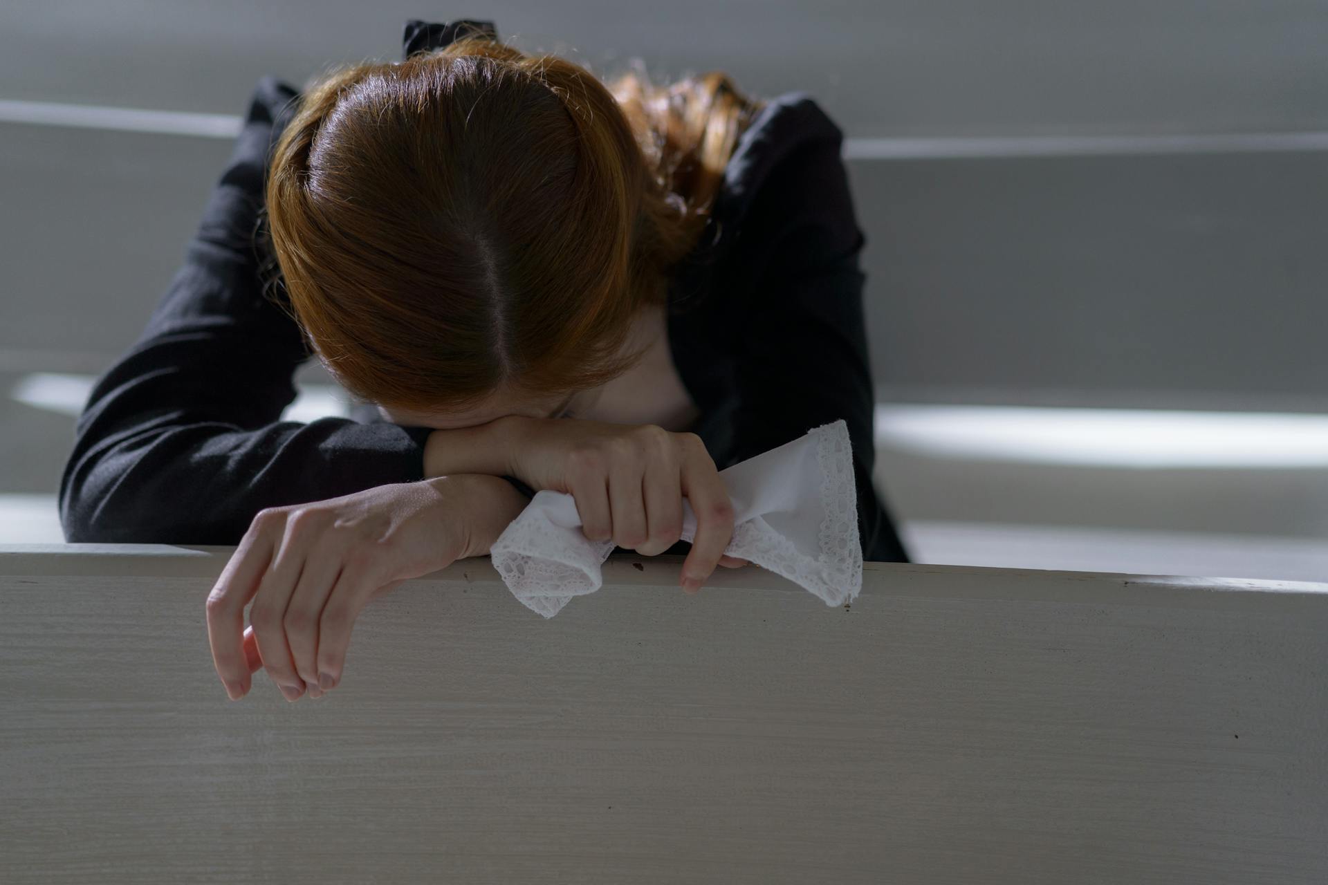 A woman crying | Source: Pexels