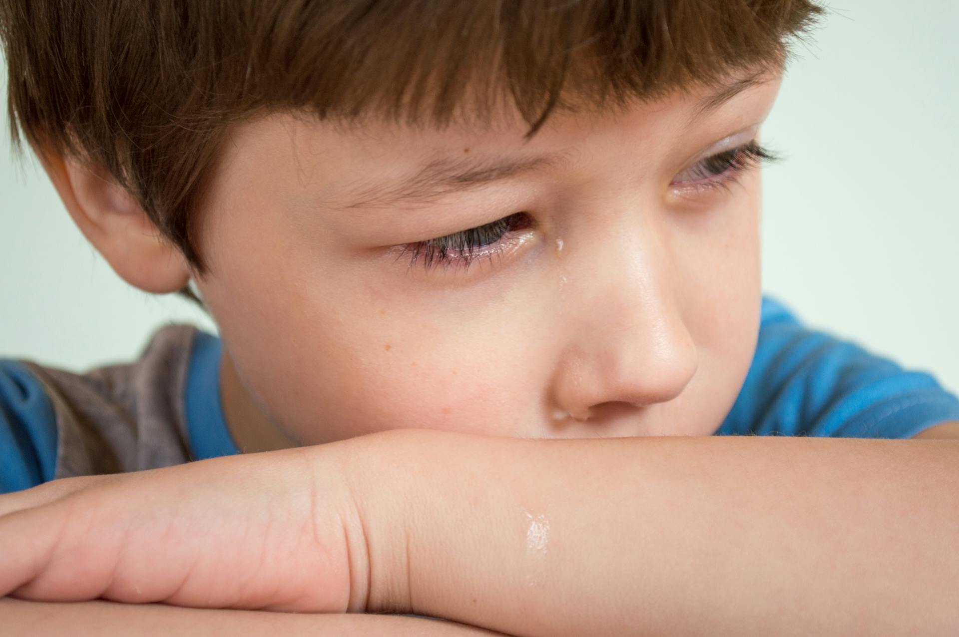 A boy crying | Source: Pexels