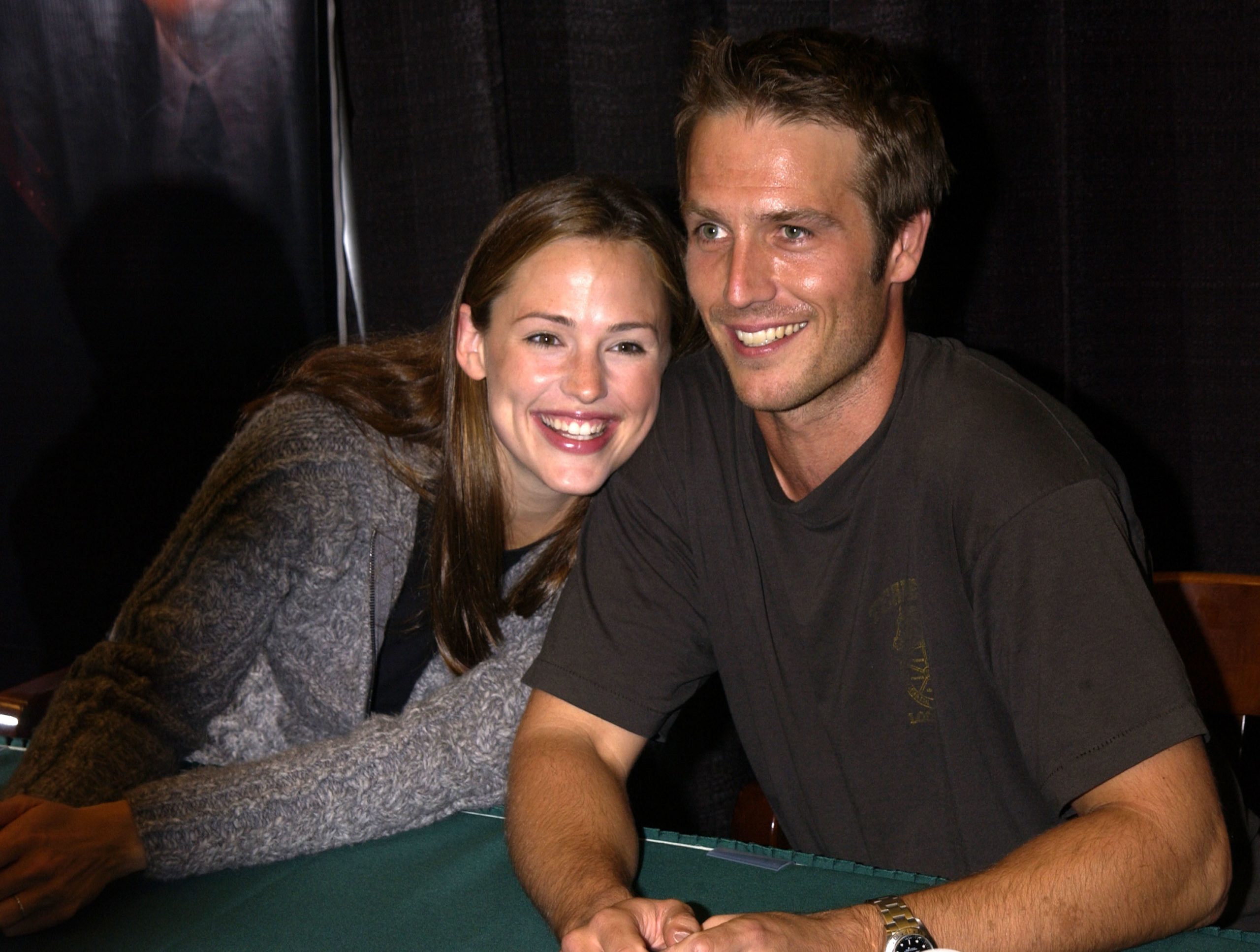 Jennifer Garner and Michael Vartan look cozy at the in-store signing for