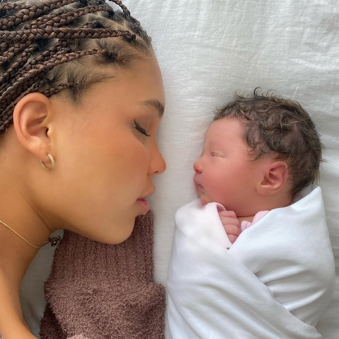 Nara is pictured with Rumble Honey Smith, seen in a post dated October 9, 2020 | Source: Instagram/naraaziza