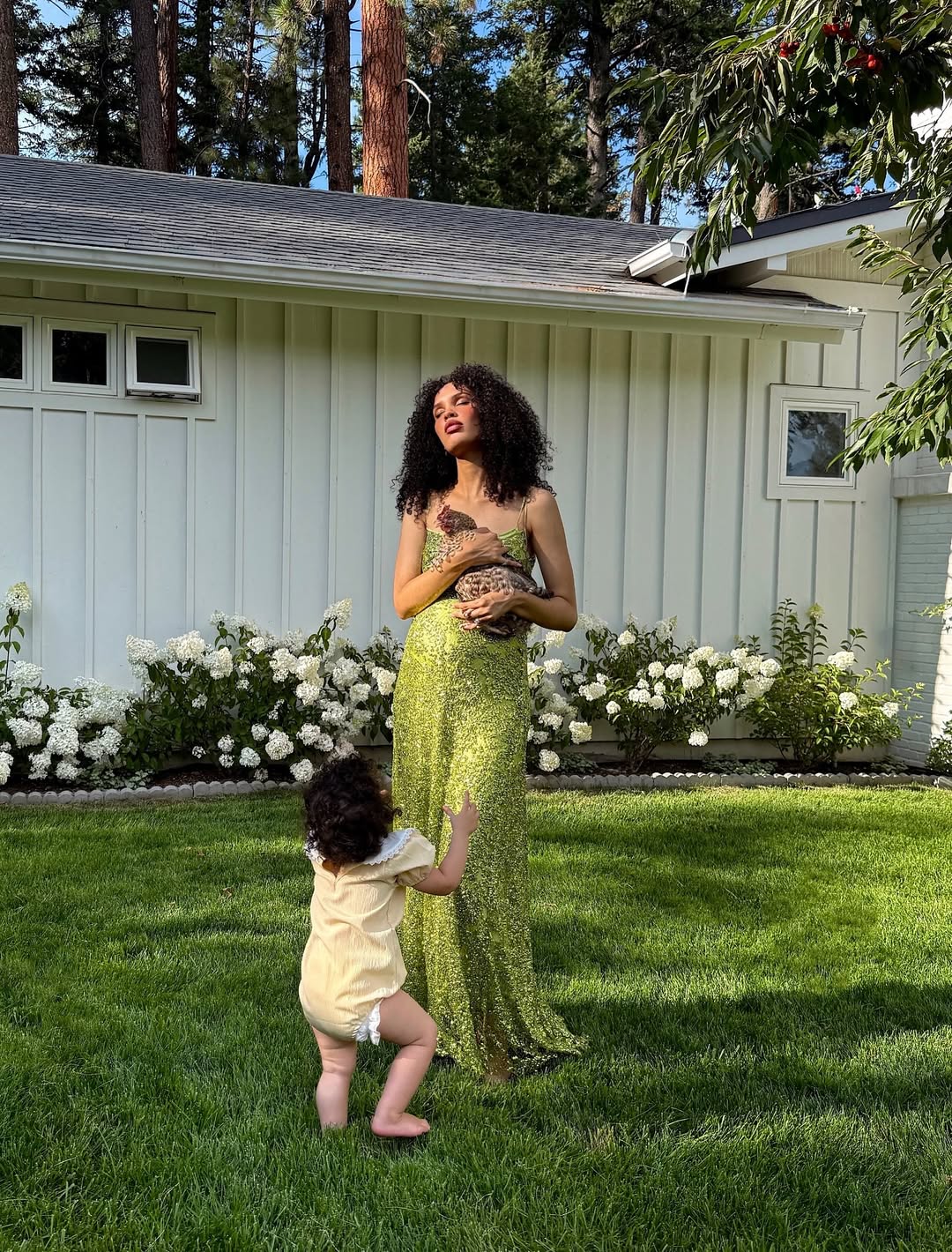 A pregnant Nara Smith is pictured with Whimsy Lou, dated August 10, 2025 | Source: Instagram/naraaziza