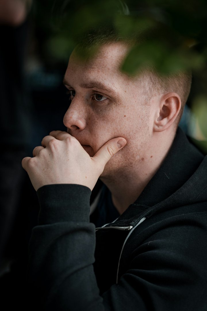 A man looking concerned | Source: Unsplash