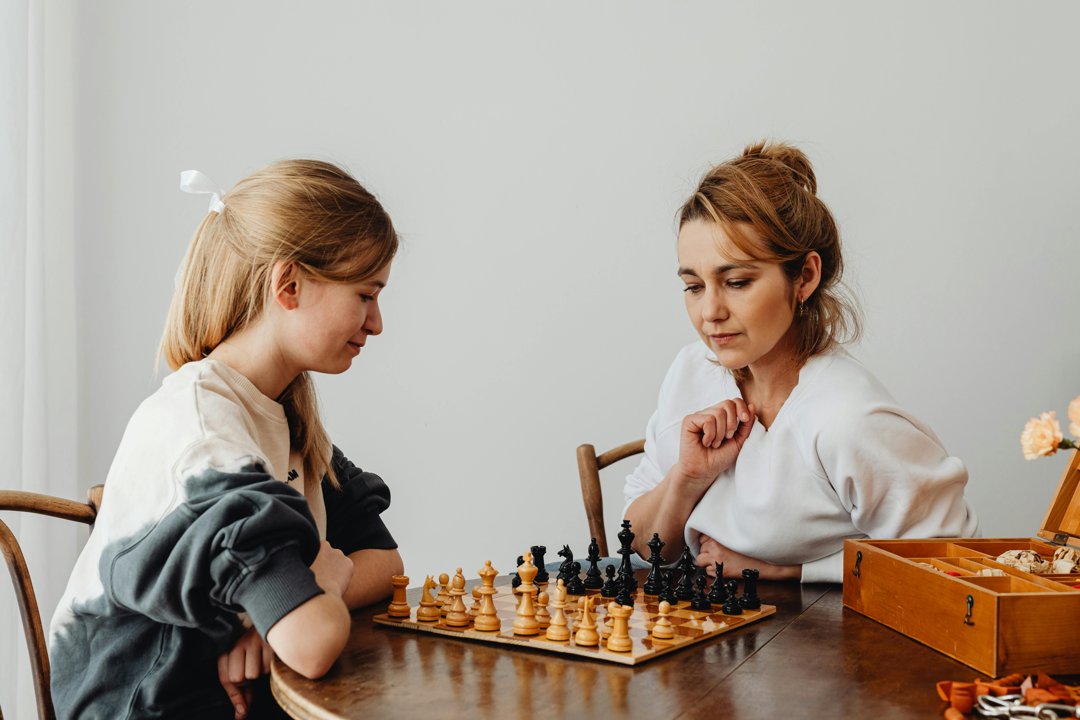 A mother and daughter bonding | Source: Pexels