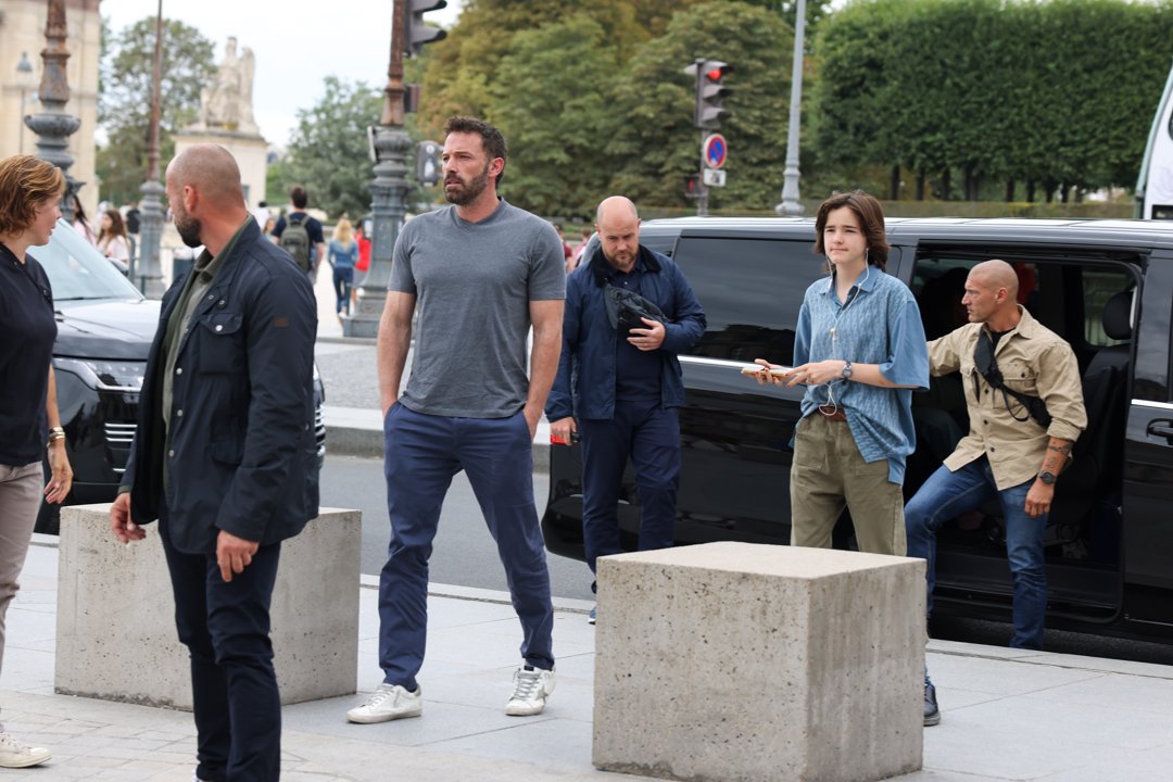 Ben and Fin Affleck arrive at a restaurant near Le Louvre Museum on July 26, 2022 in Paris, France | Source: Getty Images