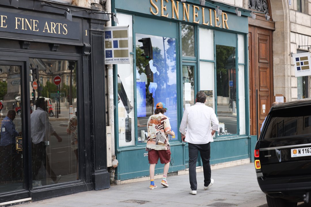 Ben and Fin Affleck are seen entering an art supply store on July 25, 2022 in Paris, France | Source: Getty Images