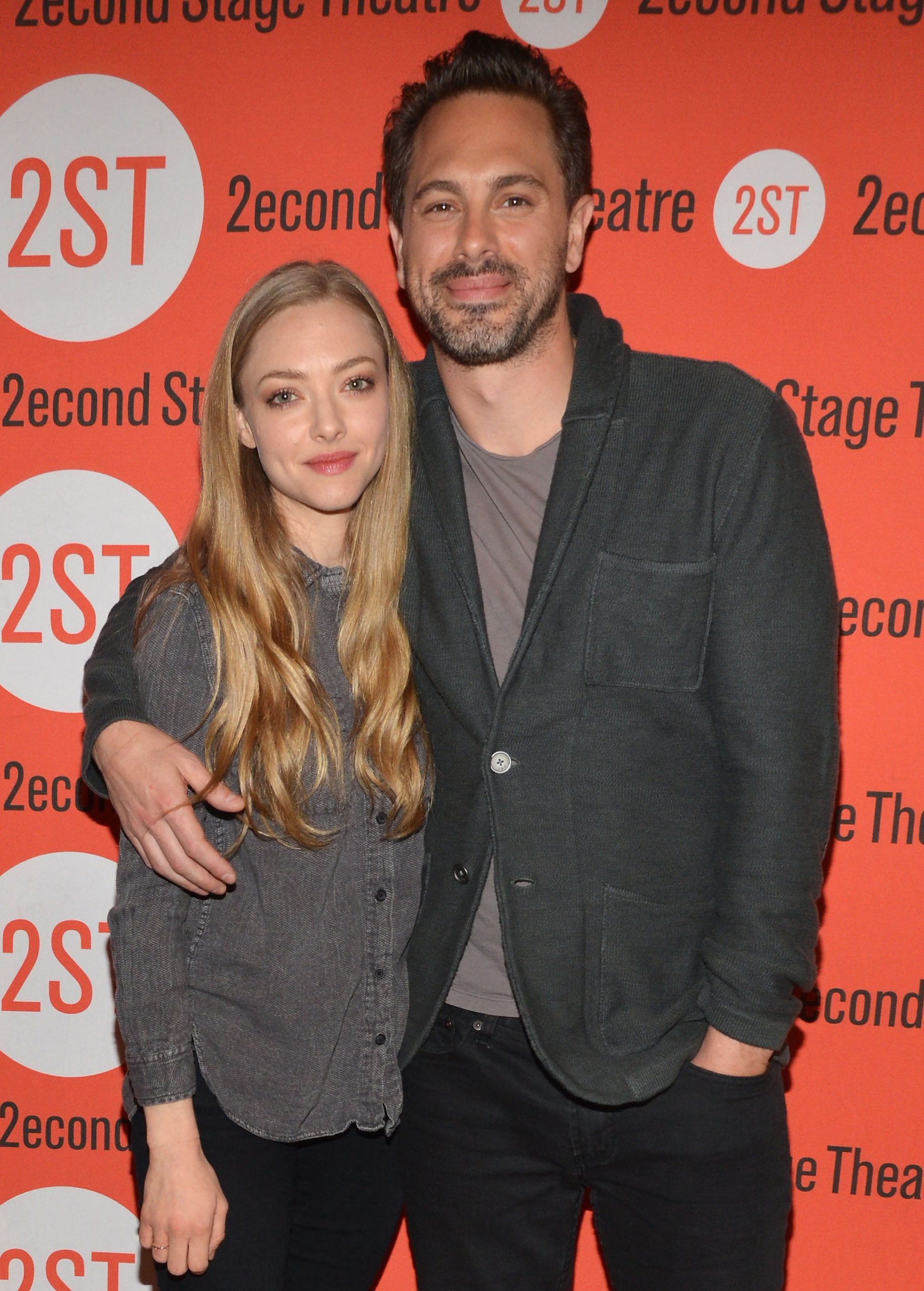 Amanda Seyfried and Thomas Sadoski at