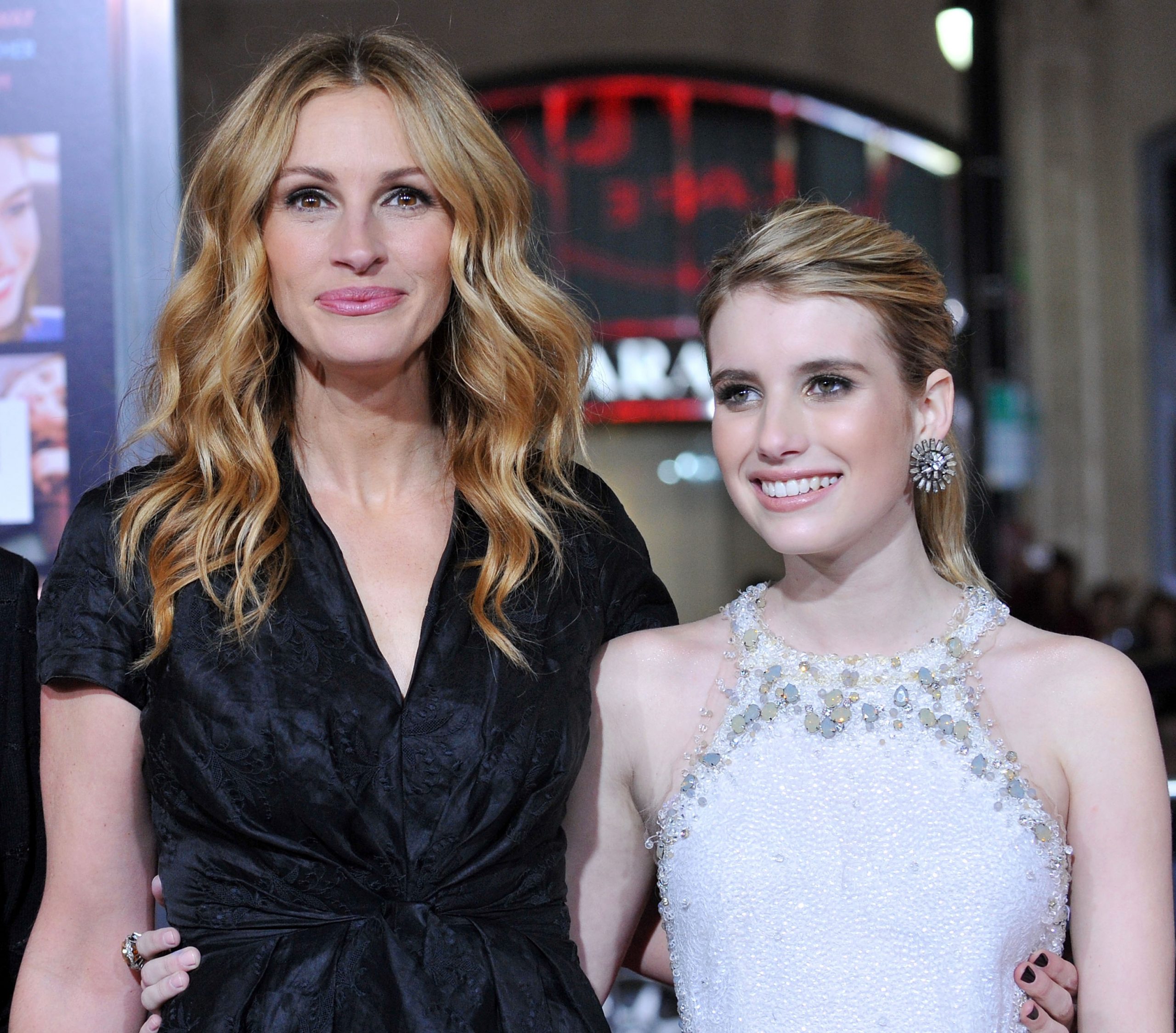 Julia and Emma Roberts at the Los Angeles premiere of