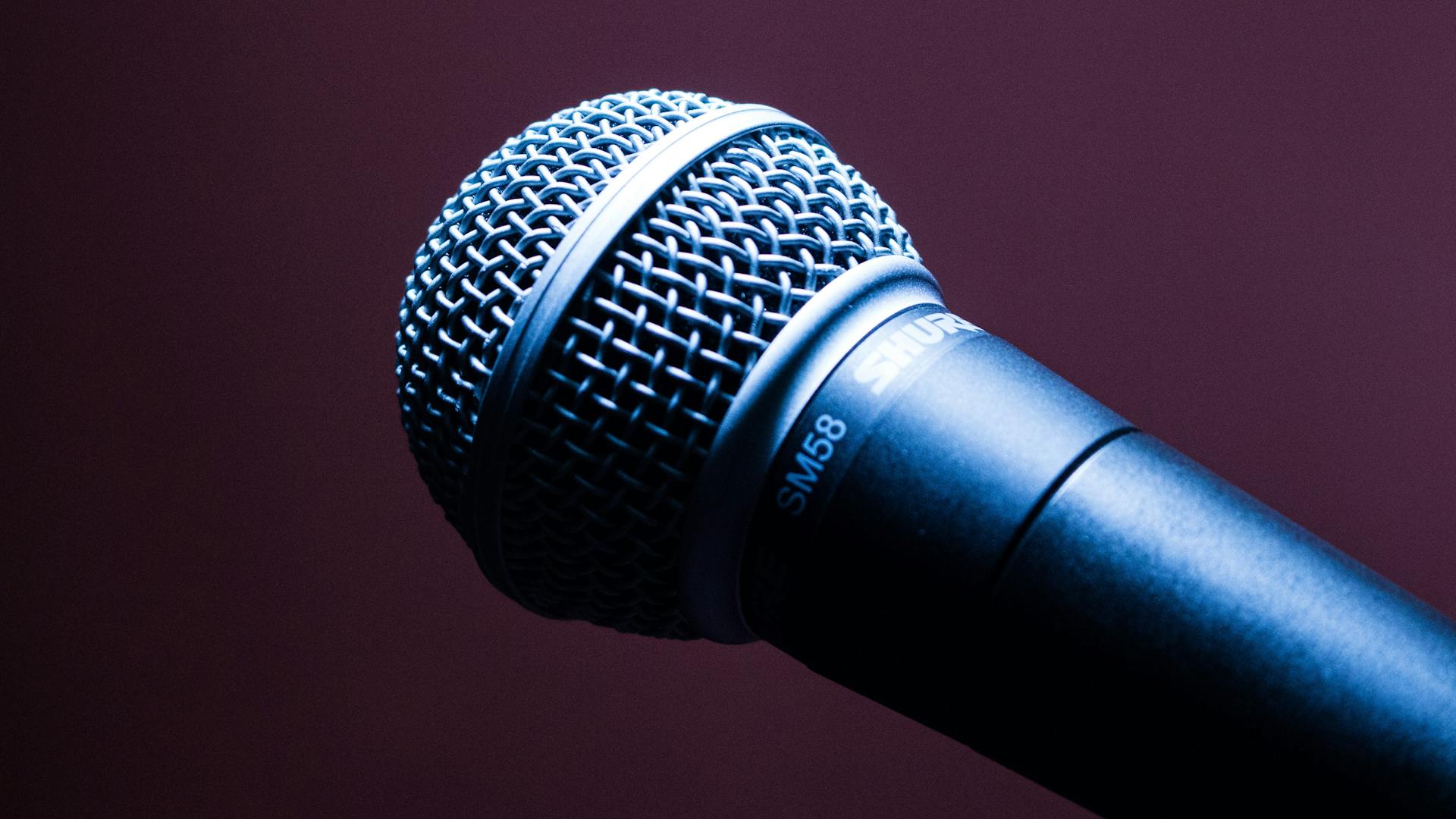 A mic | Source: Pexels