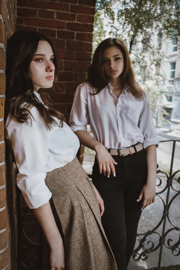 Two serious women | Source: Unsplash