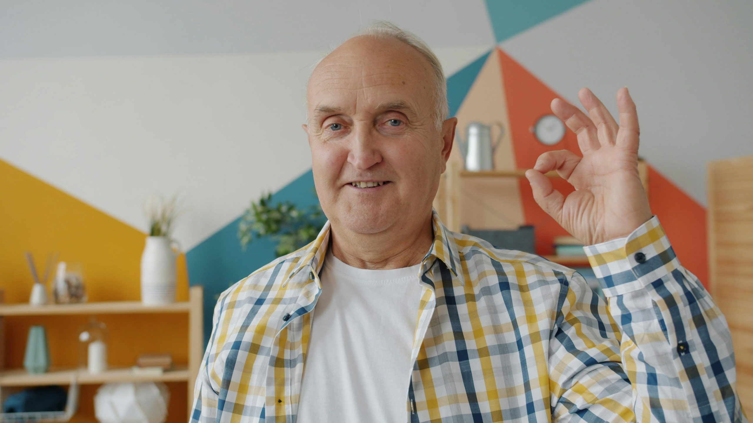 A man smiling | Source: Unsplash