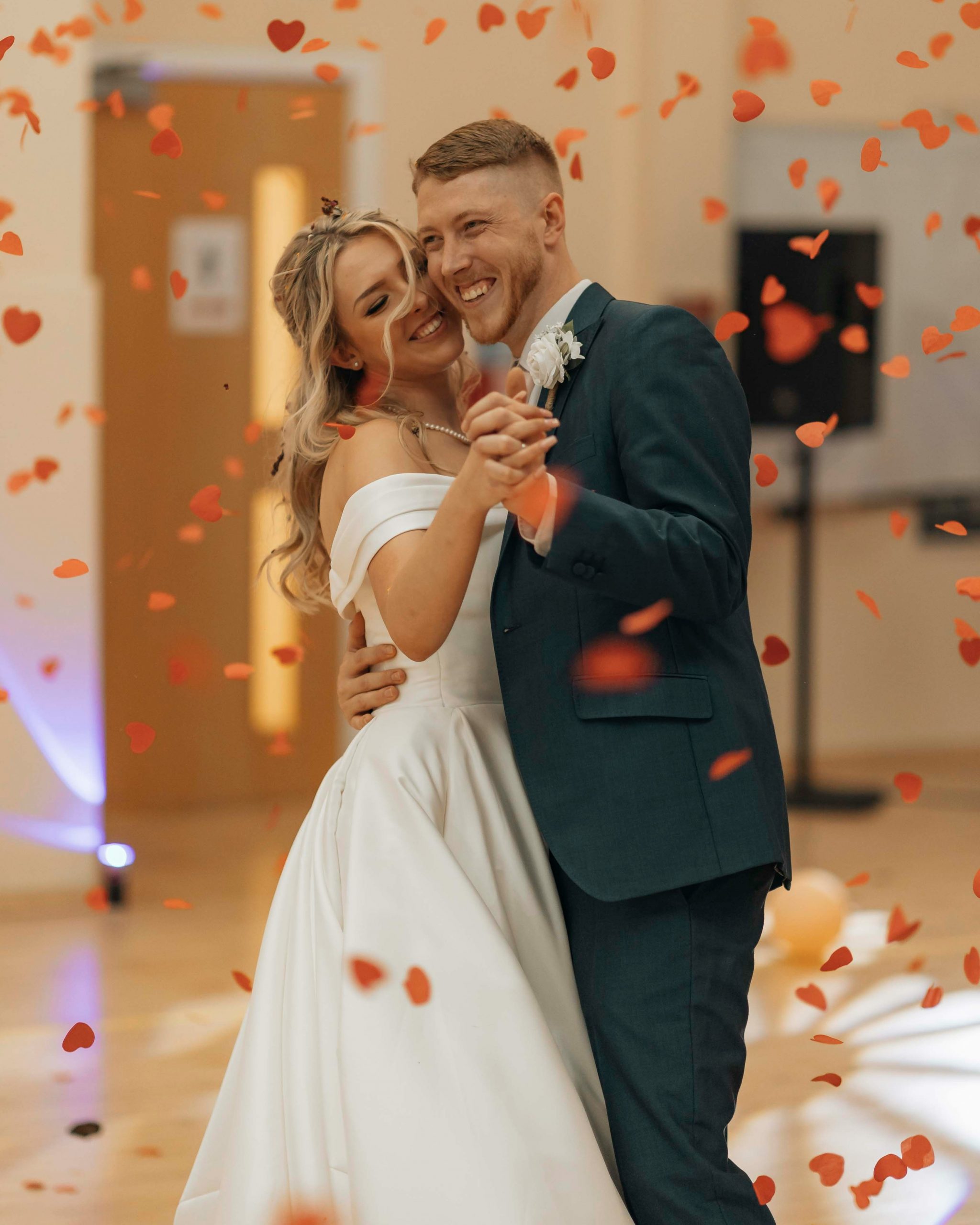 Bride and groom dancing | Source: Unsplash