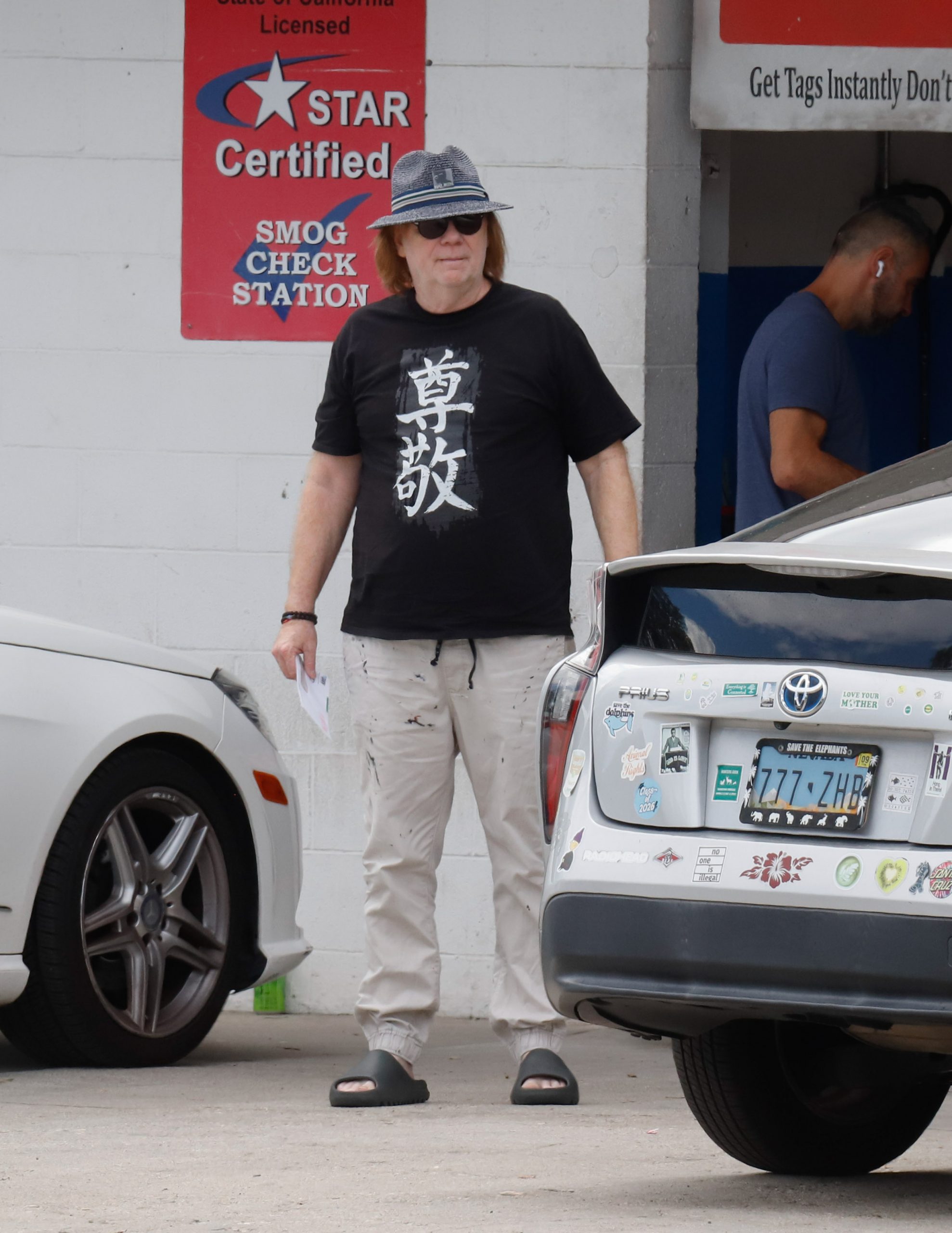 David Caruso seen running errands on September 23, 2025, in Los Angeles, California. | Source: Getty Images