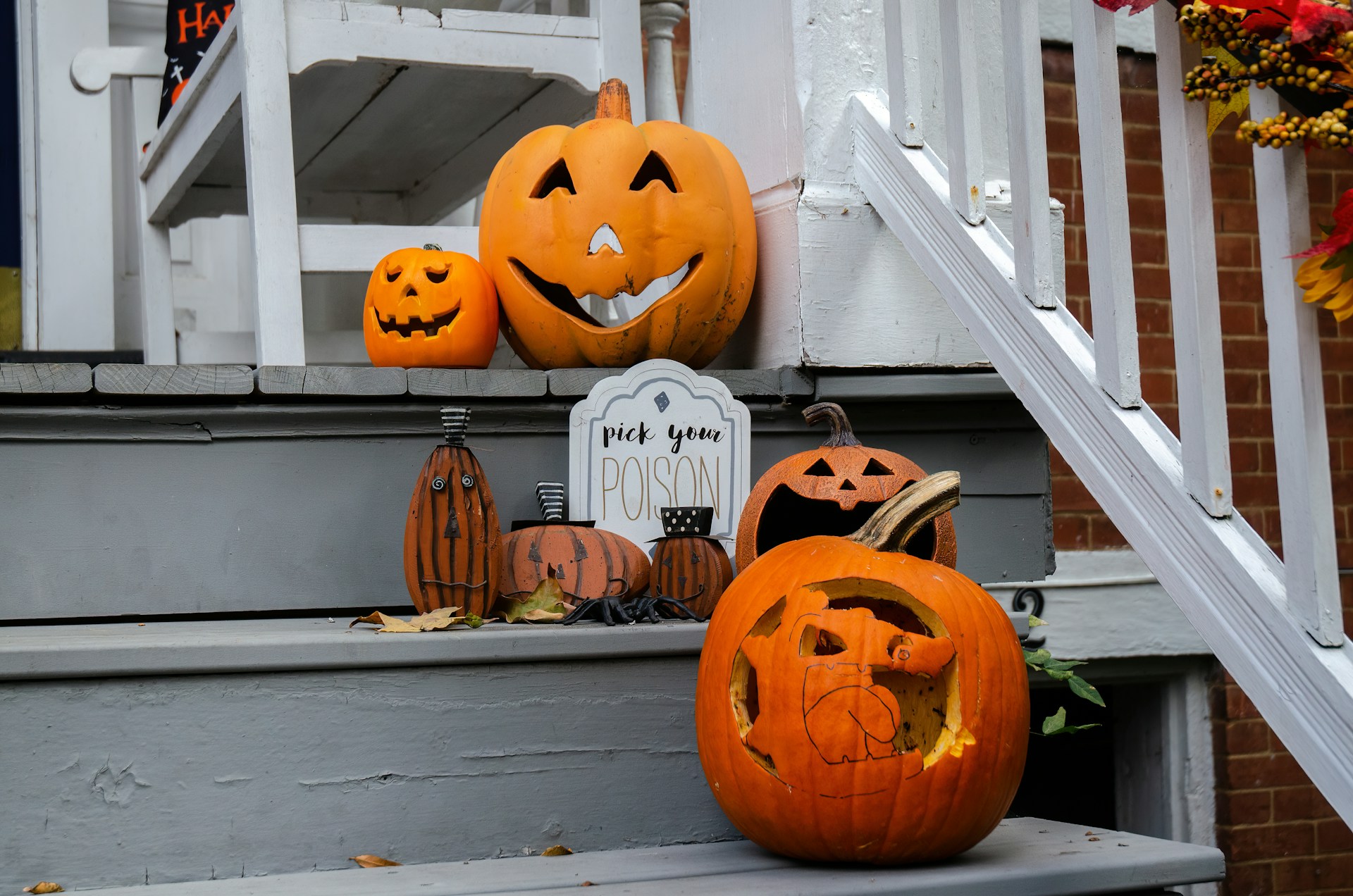 Halloween setup | Source: Unsplash