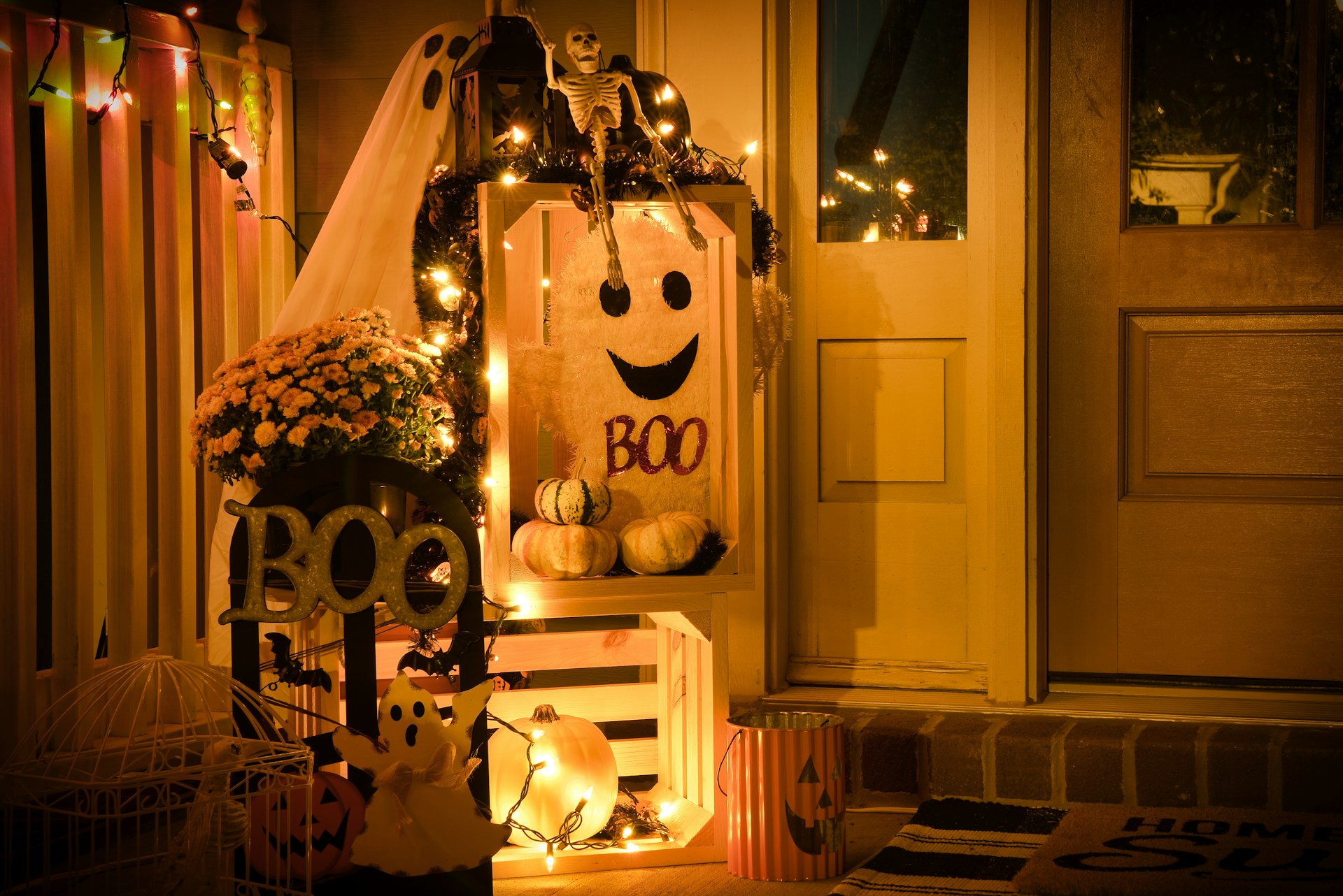Halloween decorations | Source: Unsplash