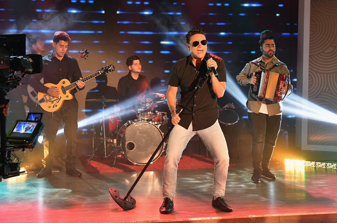 Silvestre Dangond on the set of