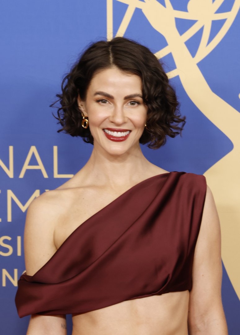 Linsey Godfrey attends the 52nd Annual Daytime Emmy Awards at Pasadena Civic Auditorium on October 17, 2025, in Pasadena, California | Source: Getty Images