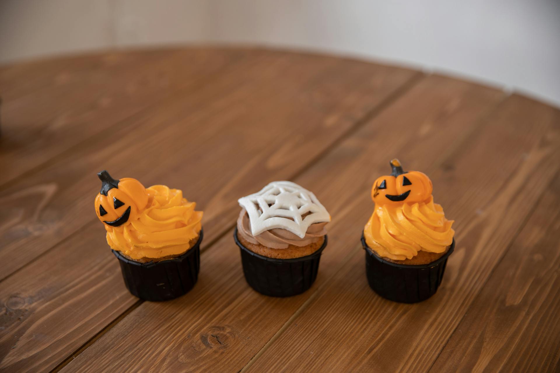 Halloween cupcakes | Source: Pexels