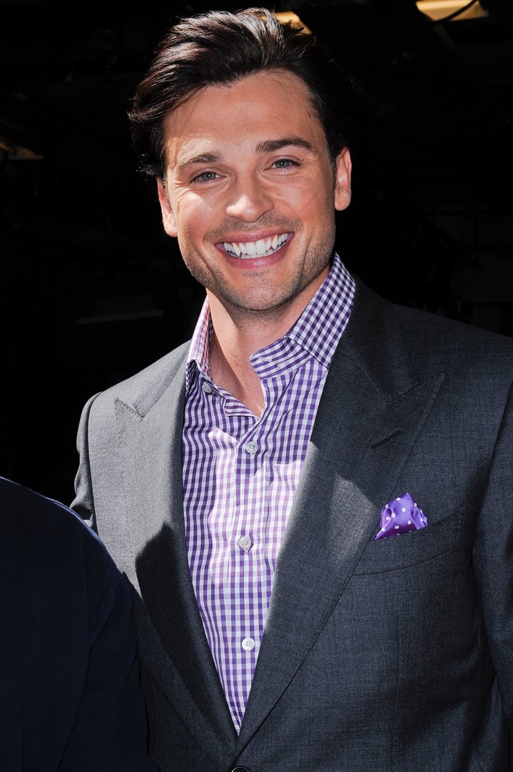 Tom Welling leaves the