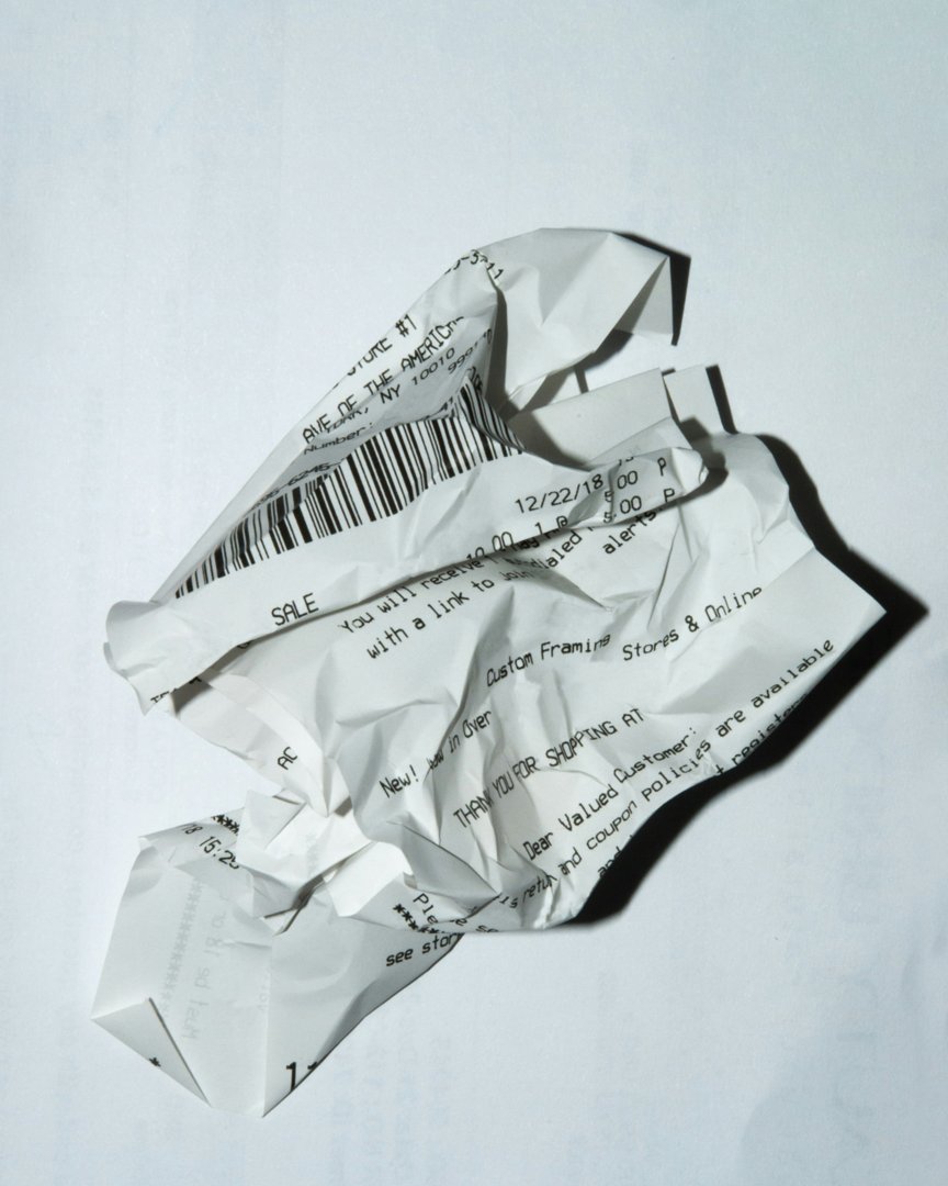 A crumbled receipt | Source: Unsplash