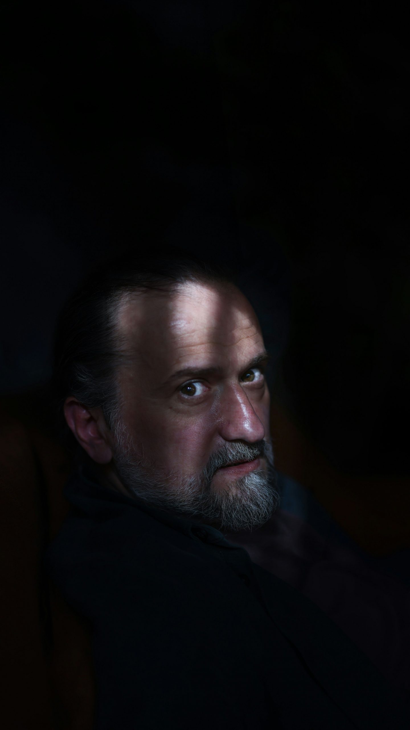 An angry middle-aged man | Source: Unsplash