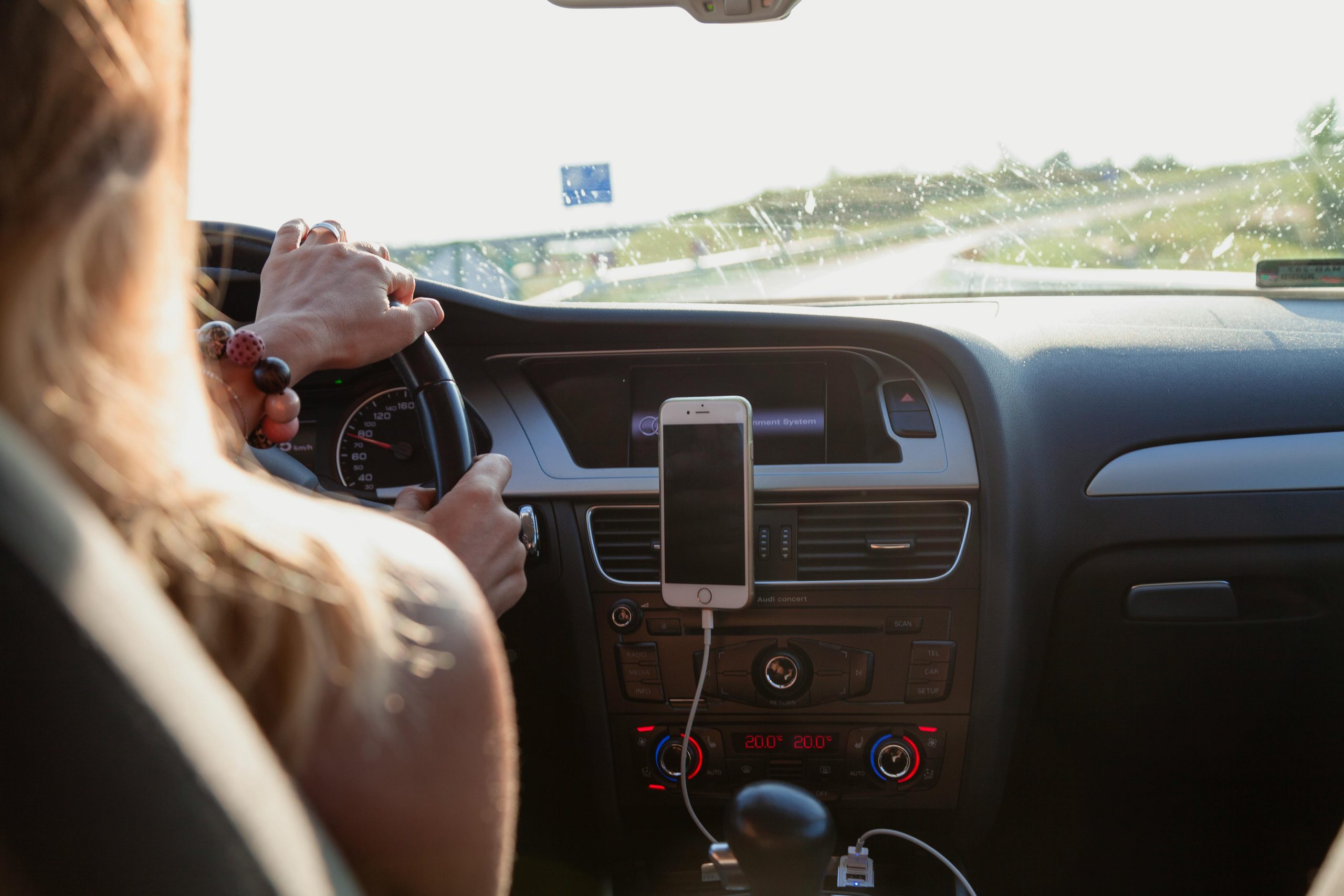 A person driving | Source: Pexels