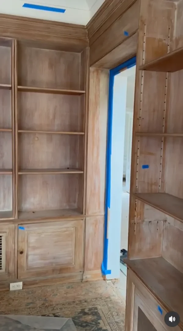 Inside Richard and Alejandra's Gere former mansion, from a post dated May 28, 2025 | Source: Instagram/hudsonvalleyhouseparts