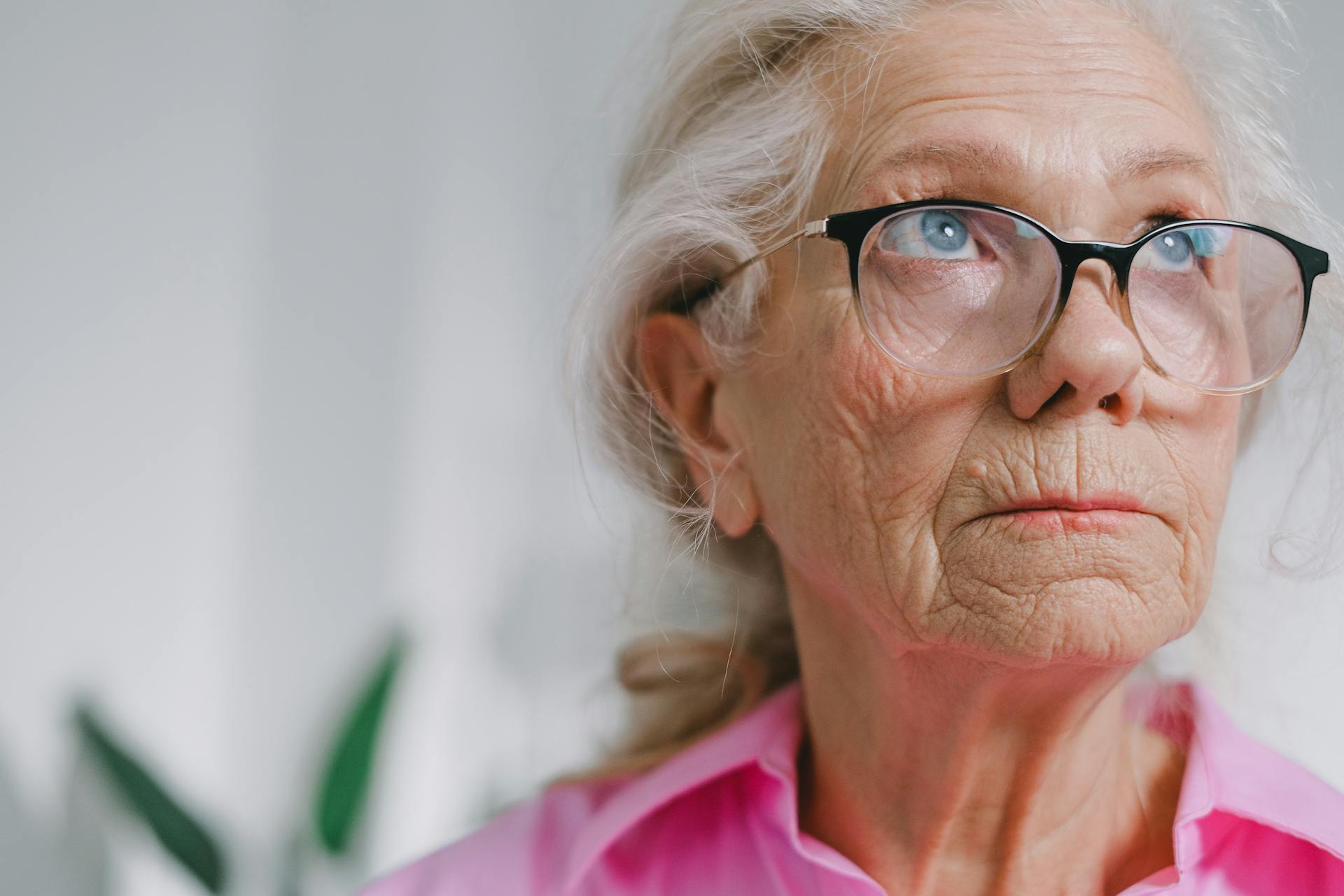A close-up shot of an older woman's face | Source: Pexels