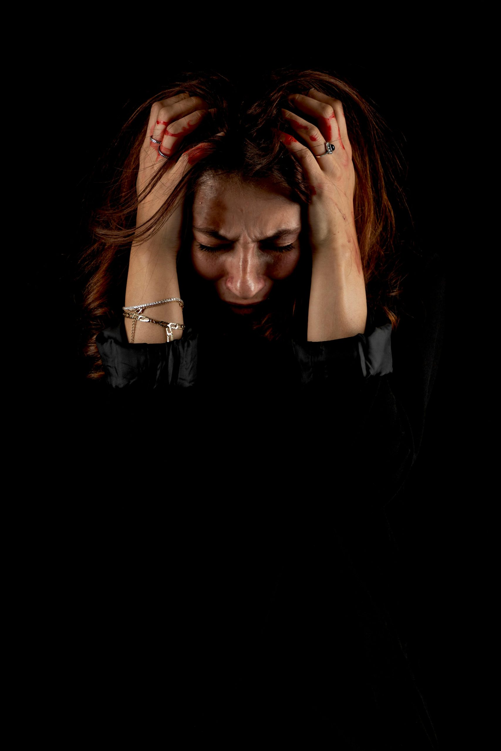 A distressed woman | Source: Pexels