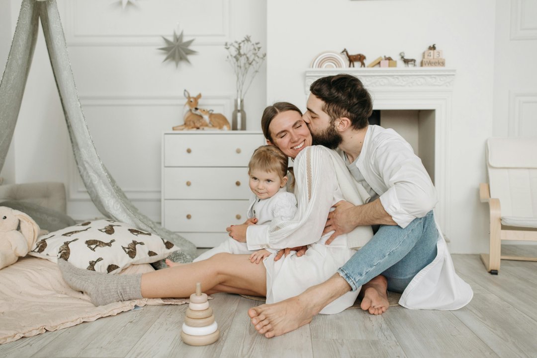 A couple with their child | Source: Pexels