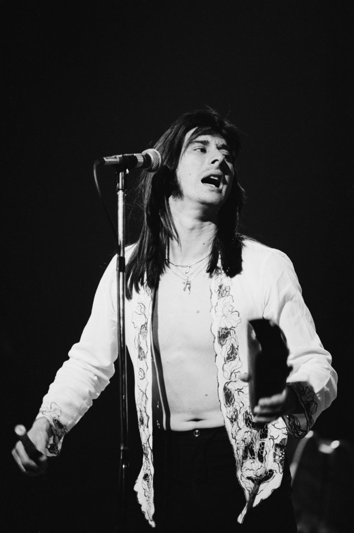 Steve Perry performing with American rock group Journey on their 'Infinity' tour in 1978 | Source: Getty Images